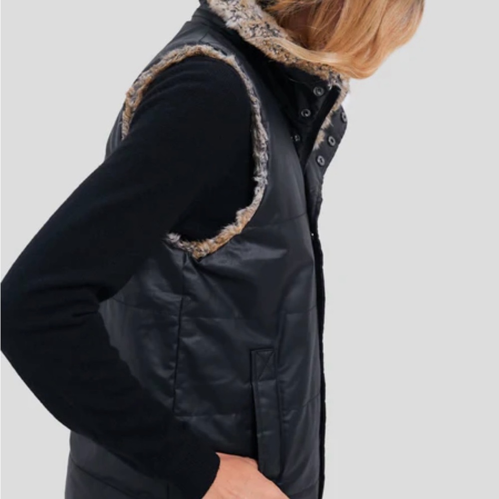 Tuckernuck Emilia Wax Fur Reversible Vest size M only worn once - Picture 3 of 6